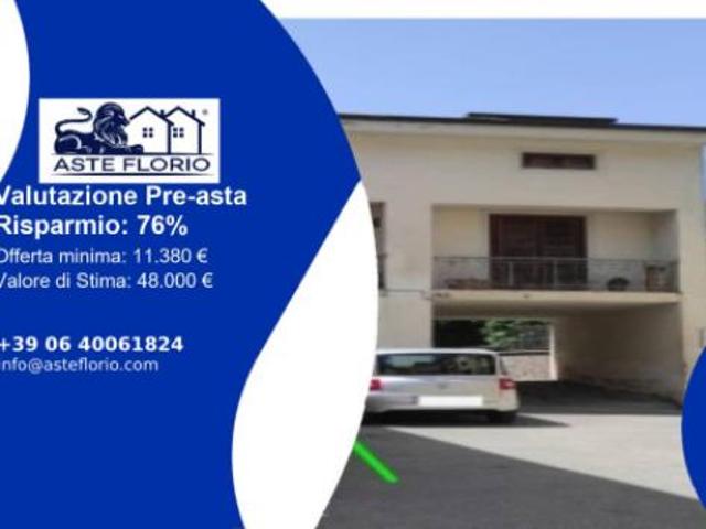 Immobile in asta di 65 m con più di 5 locali in vendita a Solofra