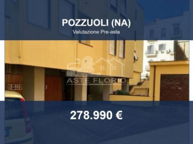 Immobile in asta di 677 m in vendita a Pozzuoli