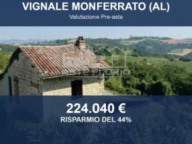 Immobile in asta di 688 m con più di 5 locali e box auto in vendita a Vignale Monferrato