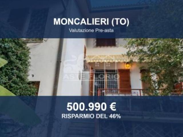 Immobile in asta di 609 m con più di 5 locali e box auto in vendita a Moncalieri