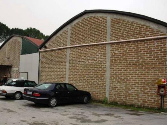 Immobile in asta di 610 m con più di 5 locali in vendita a Campello sul Clitunno