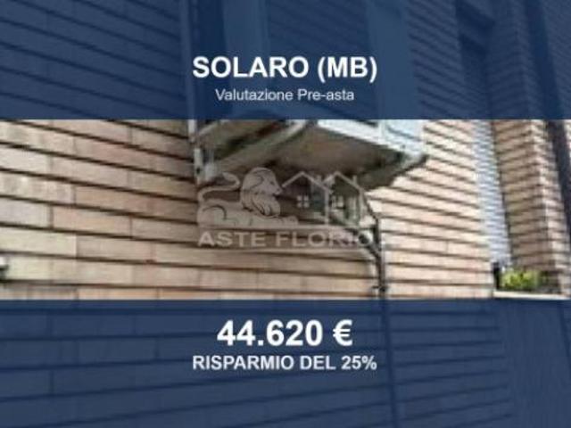 Immobile in asta di 61 m, box auto doppio in vendita a Solaro