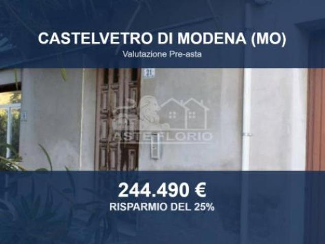 Immobile in asta di 627 m con più di 5 locali in vendita a Castelvetro di Modena