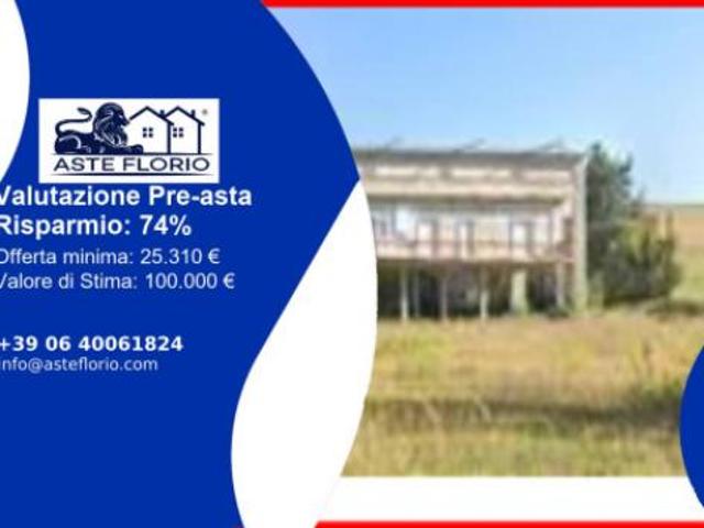 Immobile in asta di 628 m con più di 5 locali in vendita a San Severino Marche