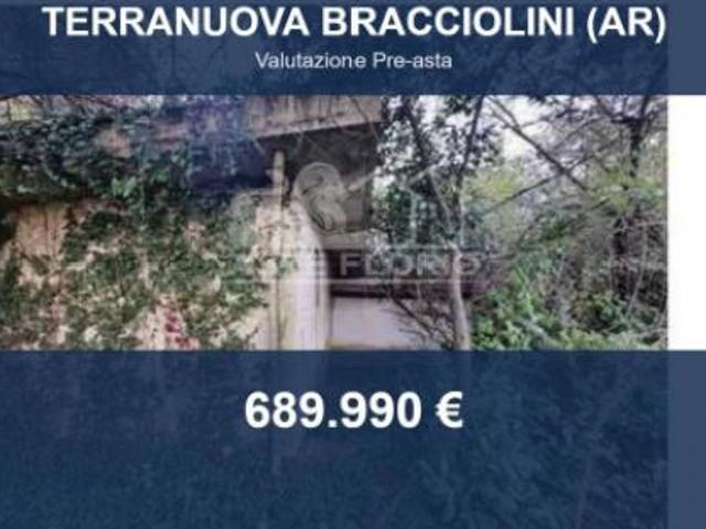 Immobile in asta di 6320 m in vendita a Terranuova Bracciolini