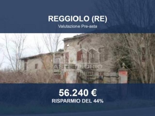 Immobile in asta di 750 m con più di 5 locali e box auto in vendita a Reggiolo