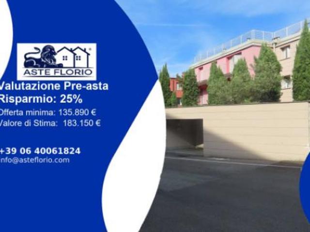Immobile in asta di 75 m, box auto doppio in vendita a Lecco
