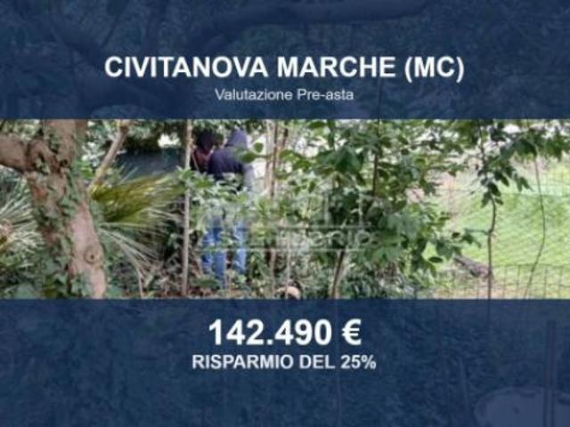 Immobile in asta di 7600 m in vendita a Civitanova Marche