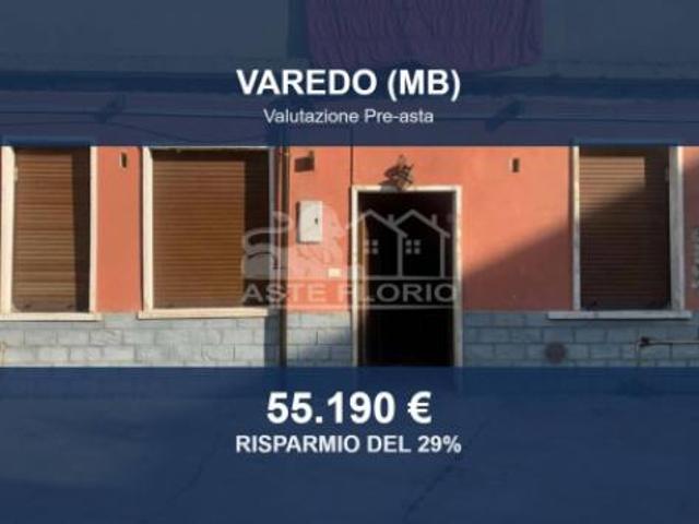 Immobile in asta di 76 m, box auto doppio in vendita a Varedo