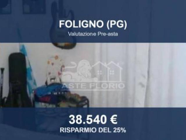 Immobile in asta di 76 m, box auto in vendita a Foligno