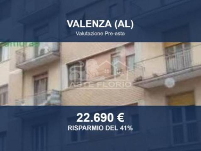 Immobile in asta di 76 m, box auto in vendita a Valenza