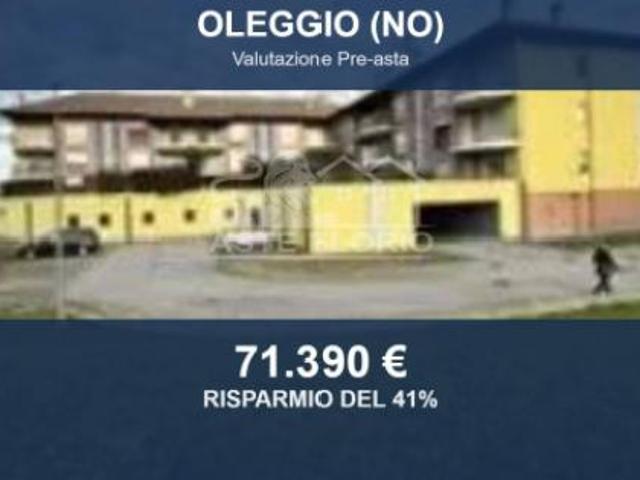 Immobile in asta di 78 m, box auto doppio in vendita a Oleggio