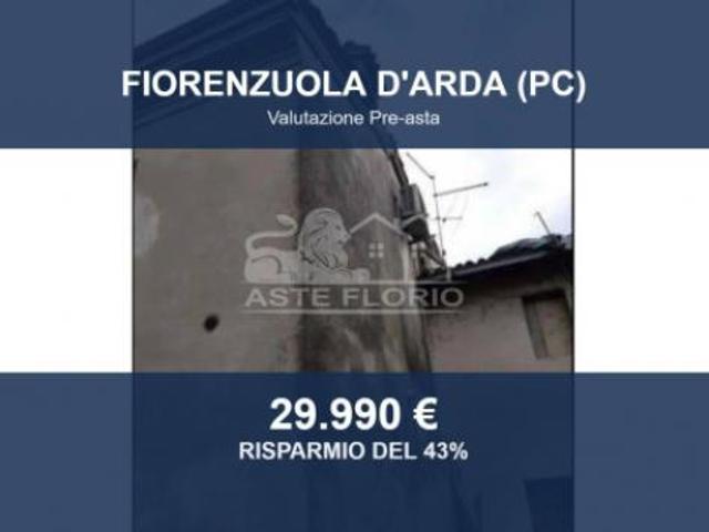 Immobile in asta di 78 m, box auto in vendita a Fiorenzuola d'Arda