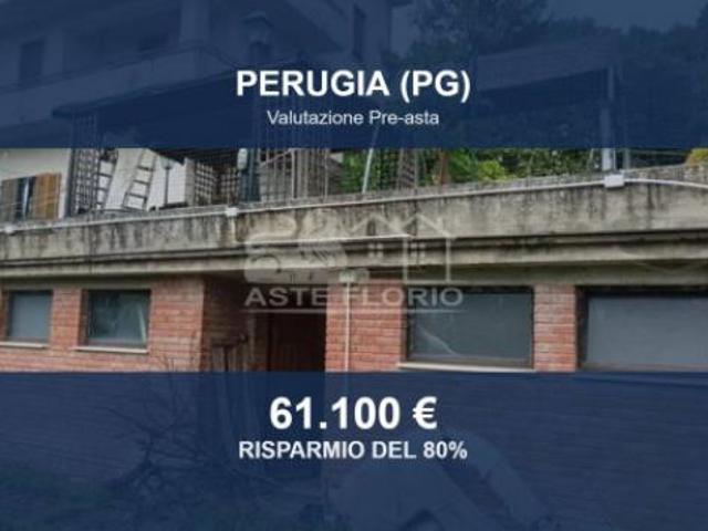 Immobile in asta di 797 m con più di 5 locali e box auto in vendita a Perugia