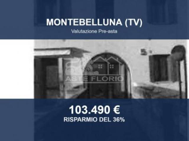 Immobile in asta di 70 m, box auto in vendita a Montebelluna