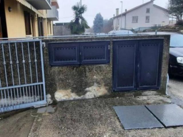 Immobile in asta di 71 m, box auto in vendita a Longare