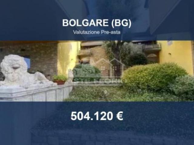 Immobile in asta di 72 m con più di 5 locali e box auto in vendita a Bolgare