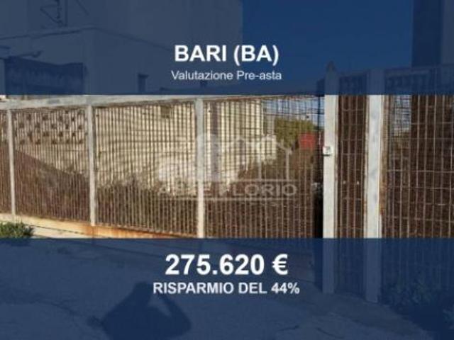 Immobile in asta di 8400 m in vendita a Bari