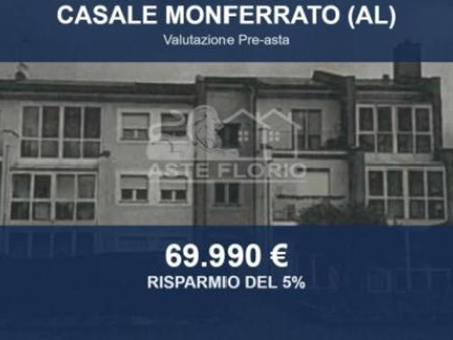 Immobile in asta di 85 m, box auto in vendita a Casale Monferrato