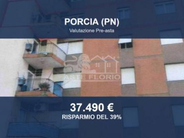 Immobile in asta di 85 m, box auto in vendita a Porcia