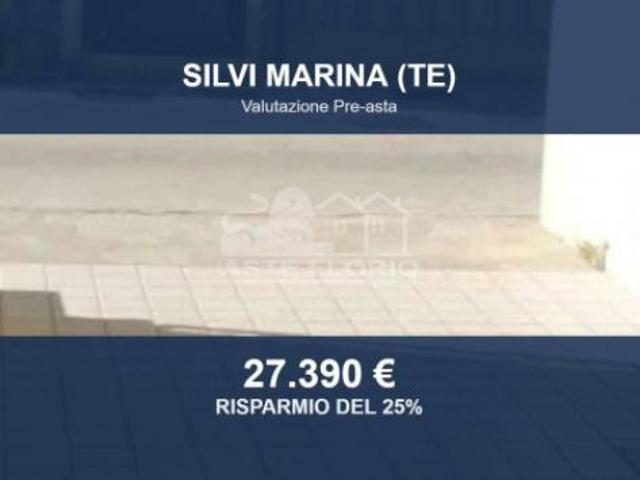 Immobile in asta di 85 m, box auto in vendita a Silvi