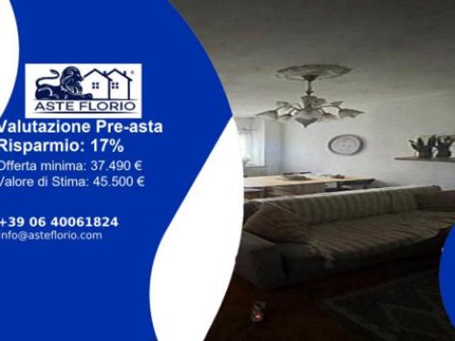 Immobile in asta di 85 m, box auto in vendita a Tradate