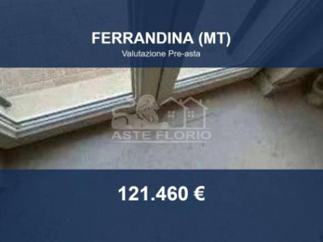 Immobile in asta di 86 m con più di 5 locali e box auto in vendita a Ferrandina