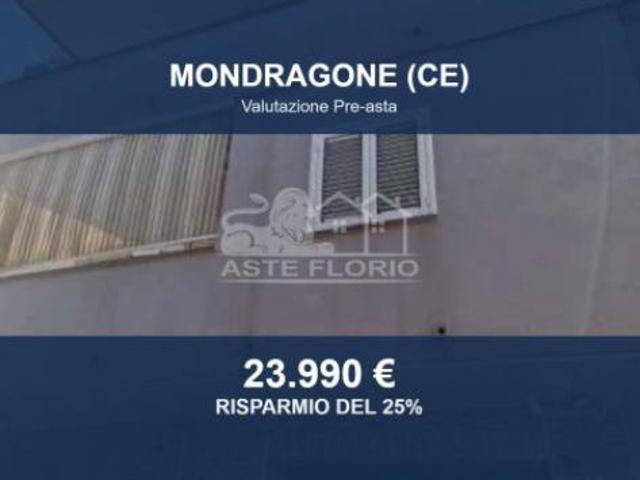 Immobile in asta di 86 m con più di 5 locali in vendita a Mondragone