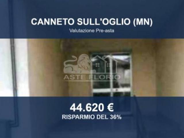 Immobile in asta di 87 m con più di 5 locali e box auto in vendita a Canneto sull'Oglio