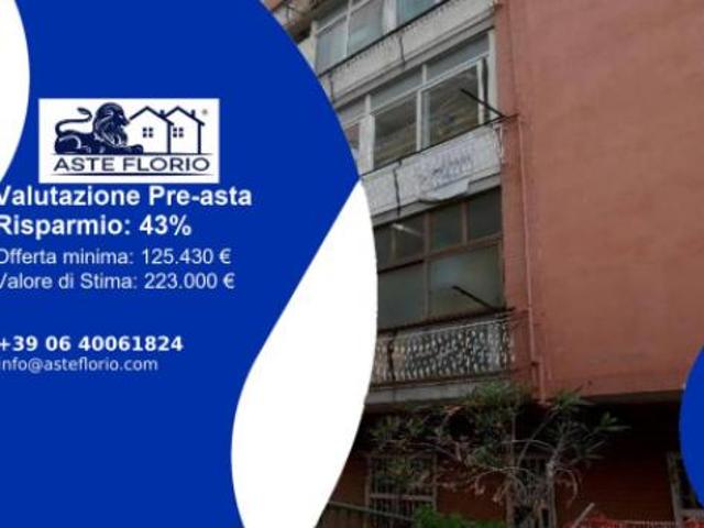 Immobile in asta di 87 m in vendita a Napoli