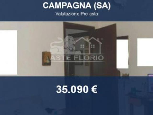 Immobile in asta di 88 m, box auto in vendita a Campagna