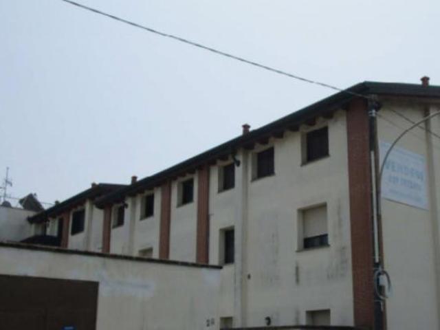 Immobile in asta di 80 m, box auto in vendita a Pizzale