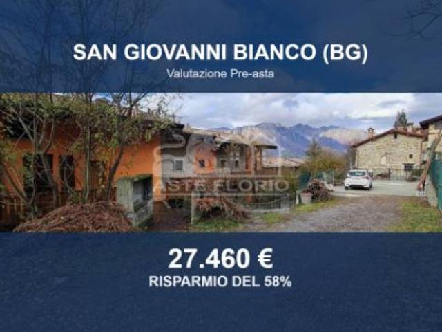 Immobile in asta di 80 m, box auto in vendita a San Giovanni Bianco