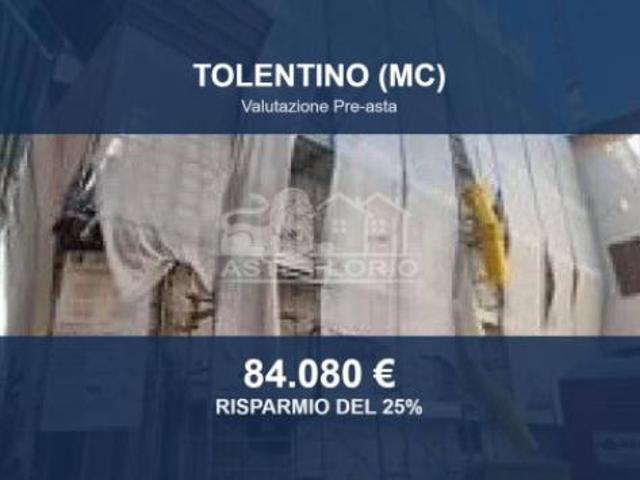 Immobile in asta di 81 m con più di 5 locali in vendita a Tolentino