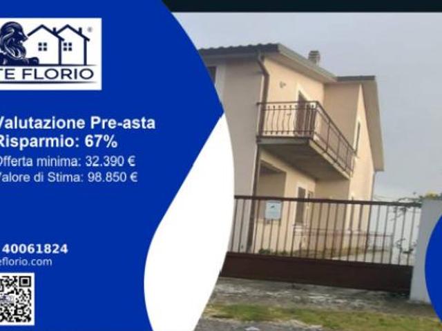Immobile in asta di 82 m con più di 5 locali in vendita a Configni
