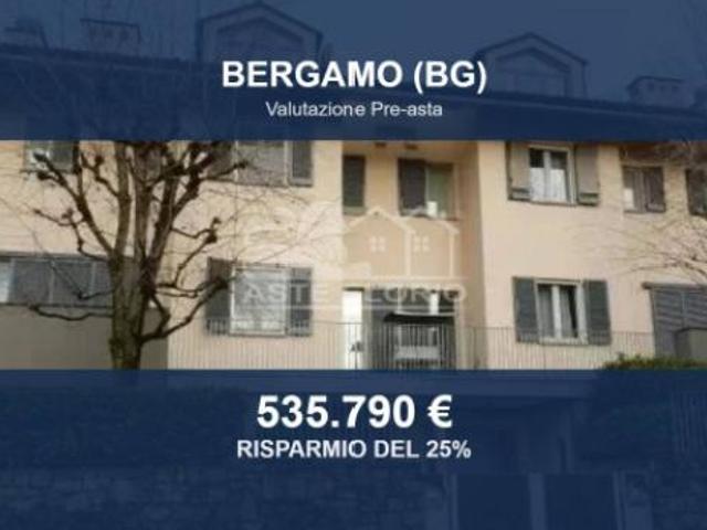 Immobile in asta di 833 m con più di 5 locali e box auto in vendita a Bergamo