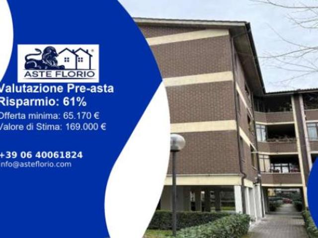 Immobile in asta di 83 m, box auto in vendita a Prato
