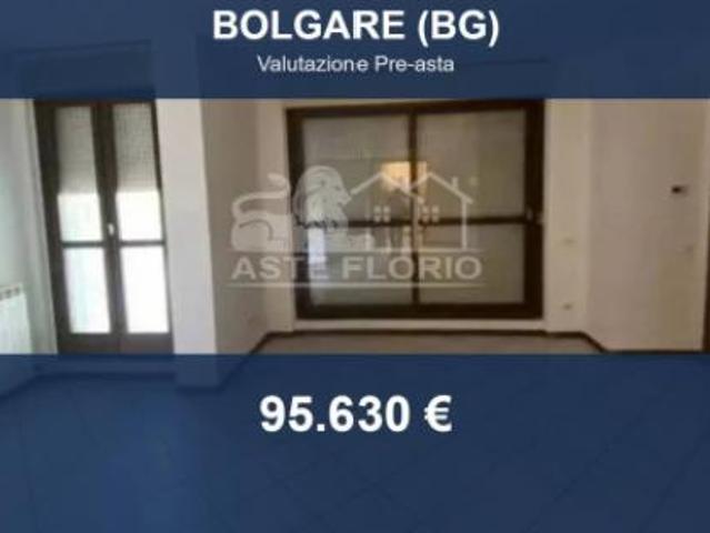 Immobile in asta di 96 m, box auto doppio in vendita a Bolgare