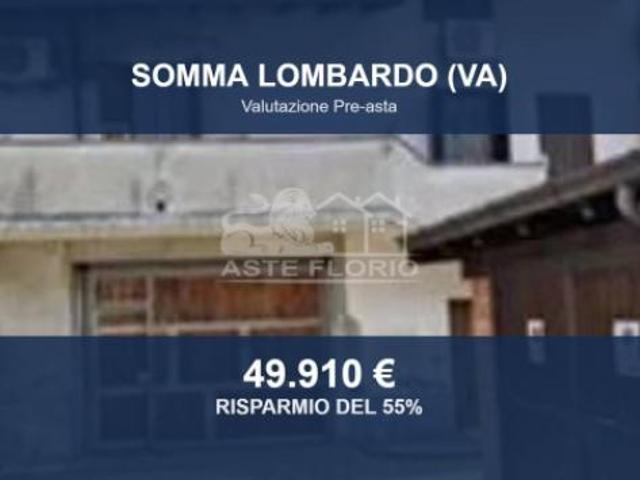Immobile in asta di 96 m, box auto in vendita a Somma Lombardo