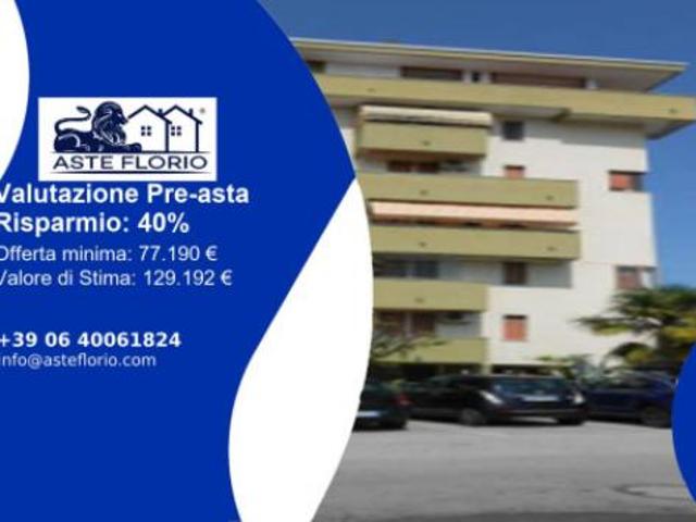 Immobile in asta di 97 m, box auto in vendita a Pordenone