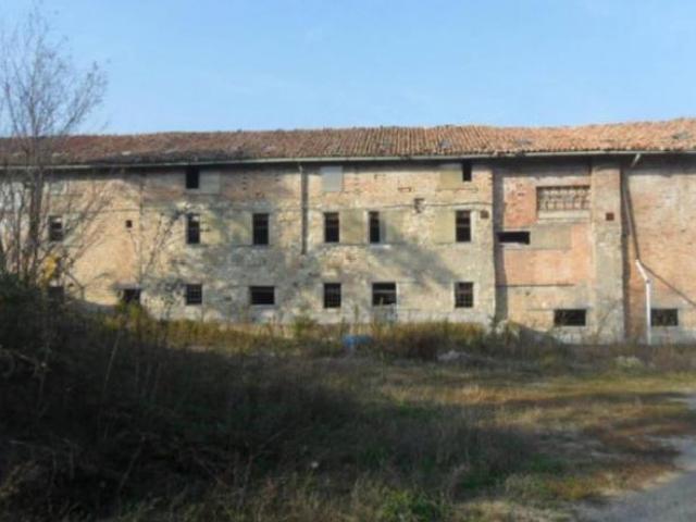 Immobile in asta di 10 m con più di 5 locali in vendita a Albinea