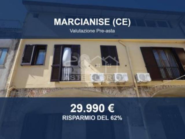 Immobile in asta di 98 m con più di 5 locali in vendita a Marcianise