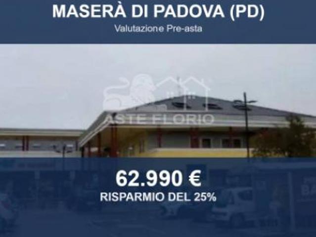 Immobile in asta di 98 m, box auto in vendita a Maser di Padova
