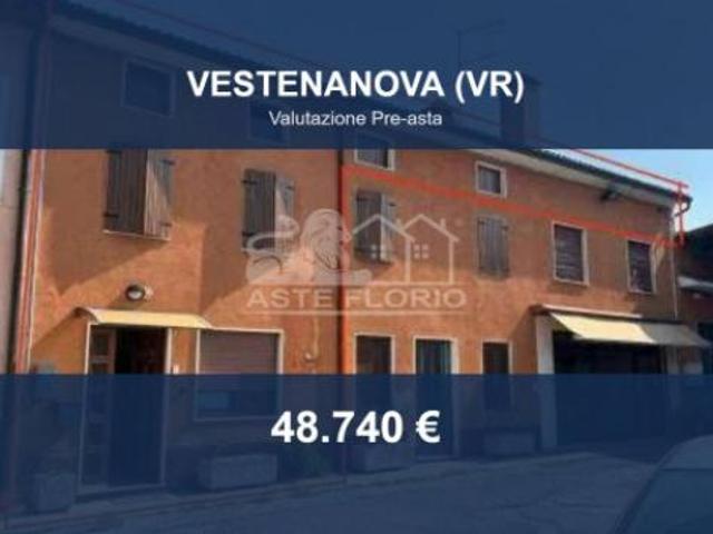 Immobile in asta di 98 m, box auto in vendita a Vestenanova