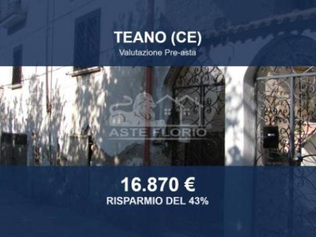 Immobile in asta di 99 m con più di 5 locali in vendita a Teano