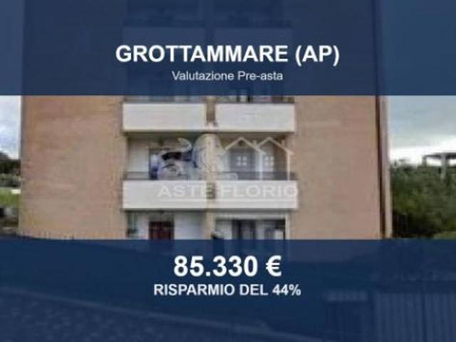 Immobile in asta di 99 m, box auto in vendita a Grottammare