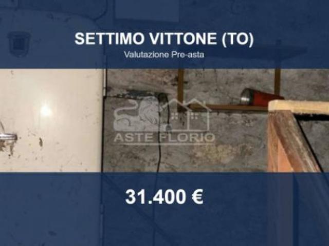 Immobile in asta di 99 m, box auto in vendita a Settimo Vittone