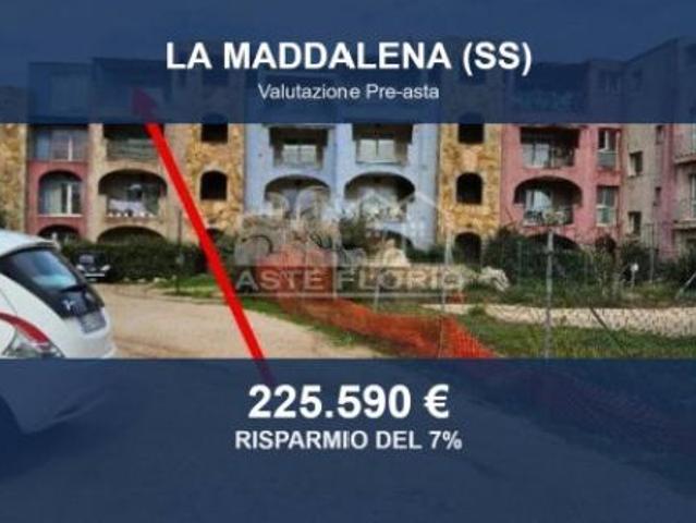 Immobile in asta di 90 m con più di 5 locali in vendita a La Maddalena