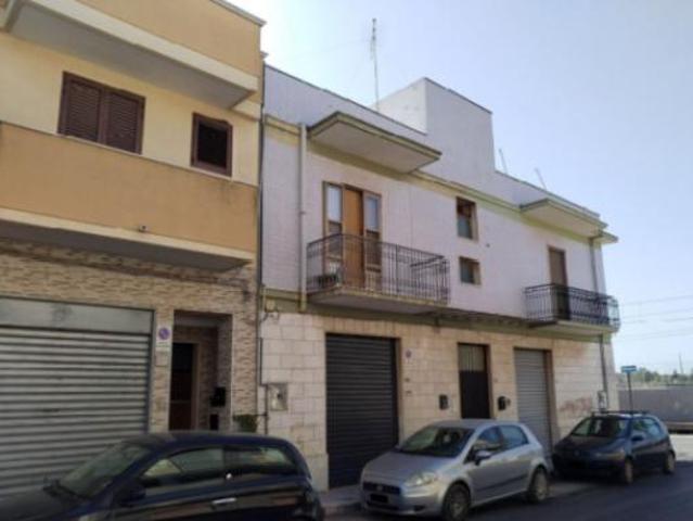 Immobile in asta di 90 m, box auto in vendita a Latiano
