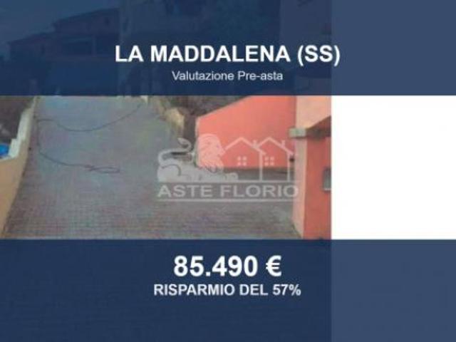 Immobile in asta di 91 m, box auto in vendita a La Maddalena